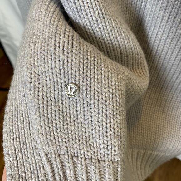 Lululemon Women's Yin to You Merino Wool Sweater Size XS/S Tight Knit Side Slit - Picture 8 of 10